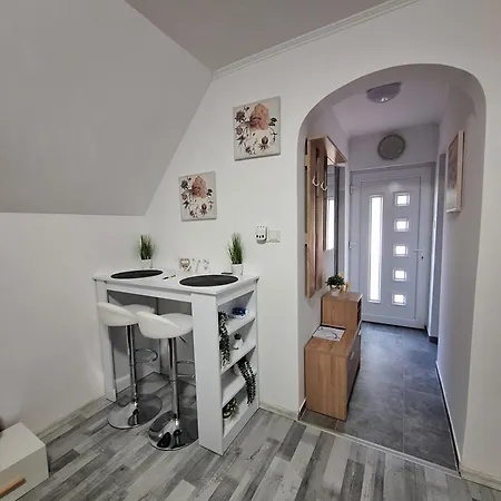 Apartment Varhegy *