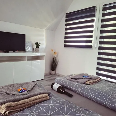 Varhegy Apartment Neszmely